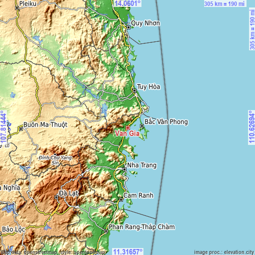 Topographic map of Vạn Giã