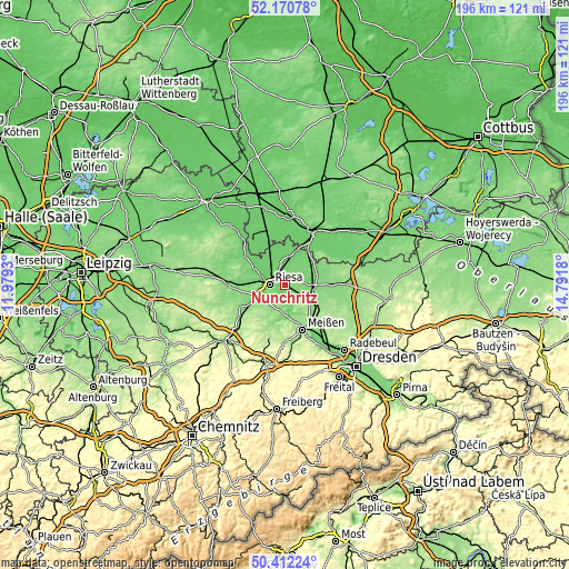 Topographic map of Nünchritz