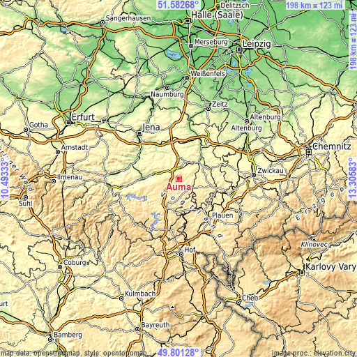 Topographic map of Auma