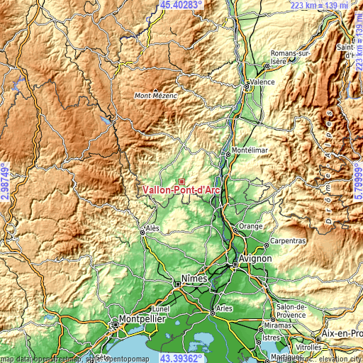 Topographic map of Vallon-Pont-d’Arc