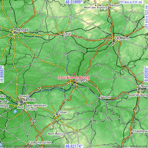 Topographic map of Soulaire-et-Bourg