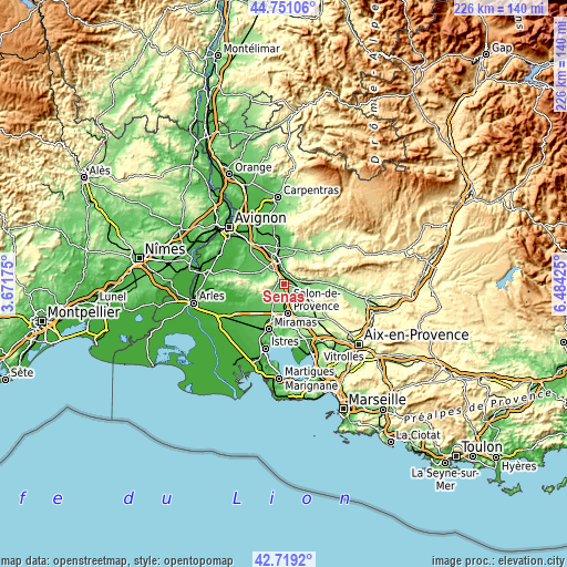 Topographic map of Sénas