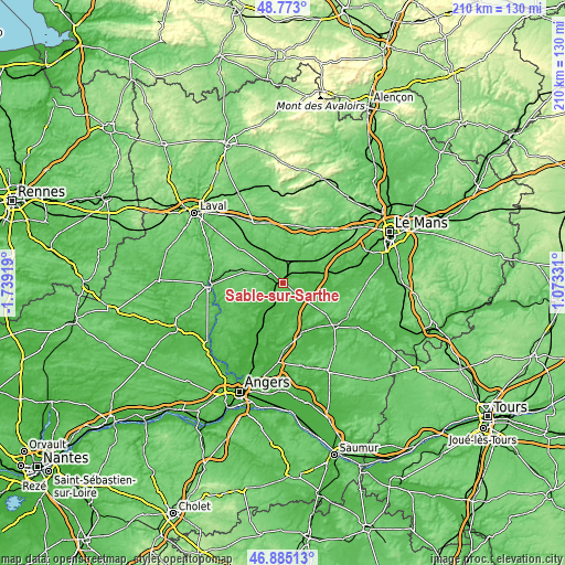 Topographic map of Sablé-sur-Sarthe