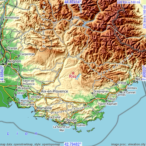 Topographic map of Riez