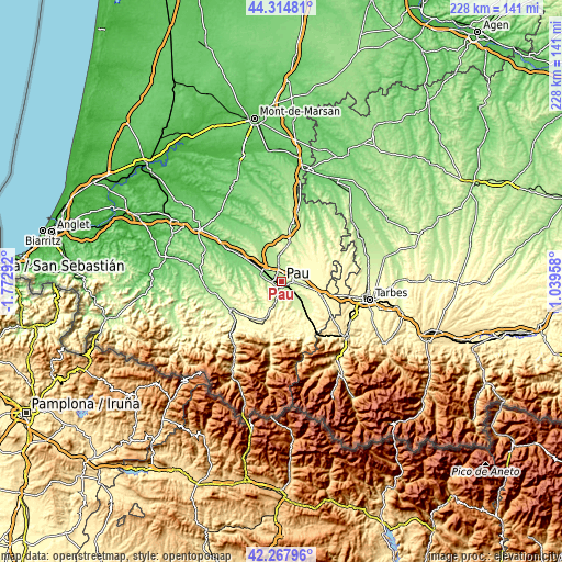 Topographic map of Pau