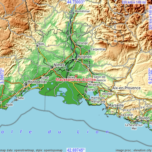 Topographic map of Maussane-les-Alpilles