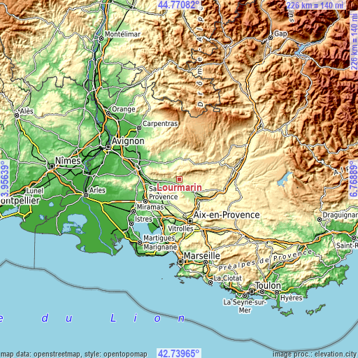 Topographic map of Lourmarin