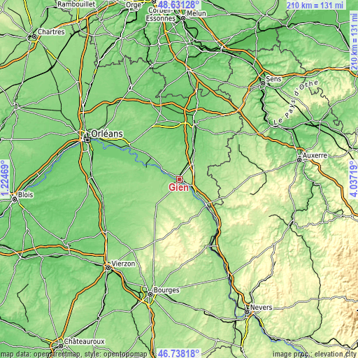 Topographic map of Gien