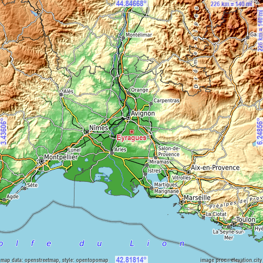 Topographic map of Eyragues
