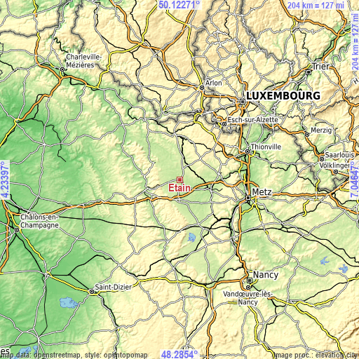 Topographic map of Étain