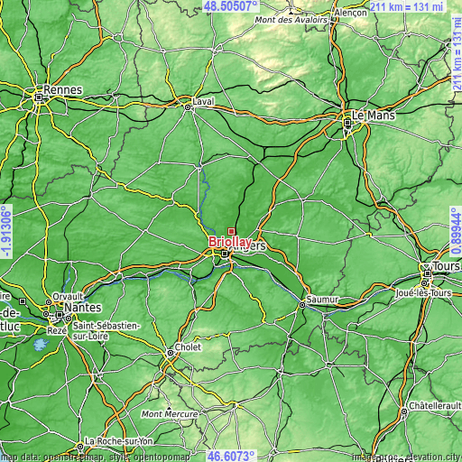 Topographic map of Briollay