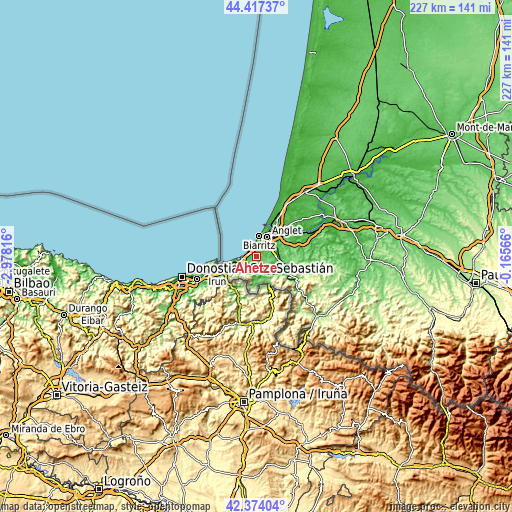 Topographic map of Ahetze