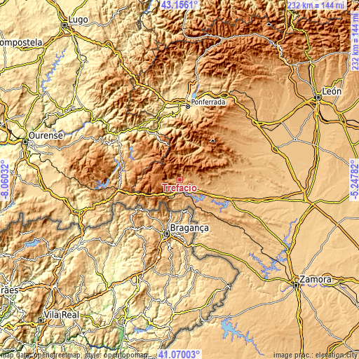 Topographic map of Trefacio