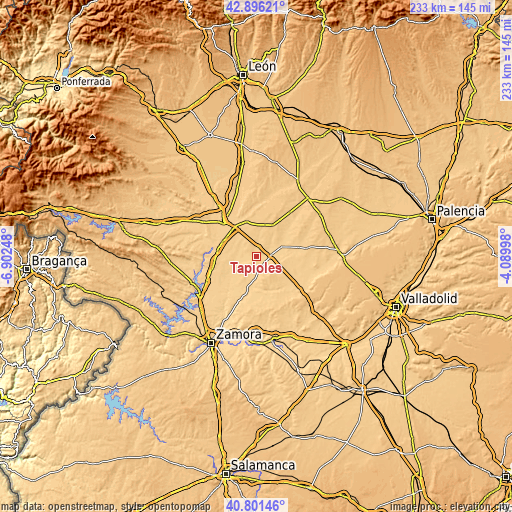 Topographic map of Tapioles