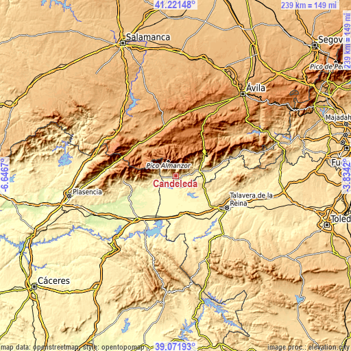 Topographic map of Candeleda