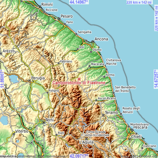 Topographic map of Camporotondo di Fiastrone