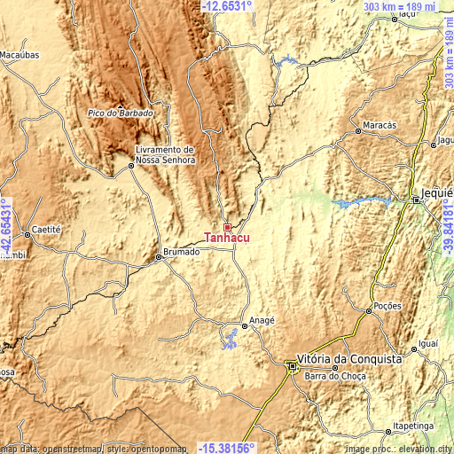 Topographic map of Tanhaçu