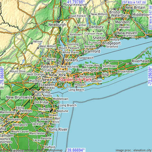 Topographic map of Garden City Park