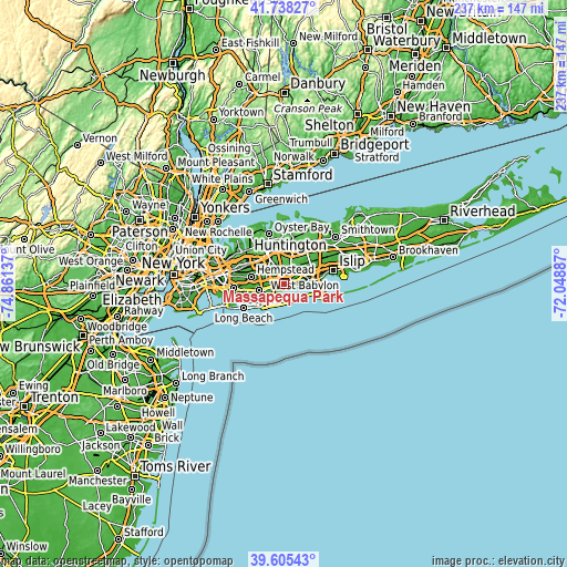 Topographic map of Massapequa Park