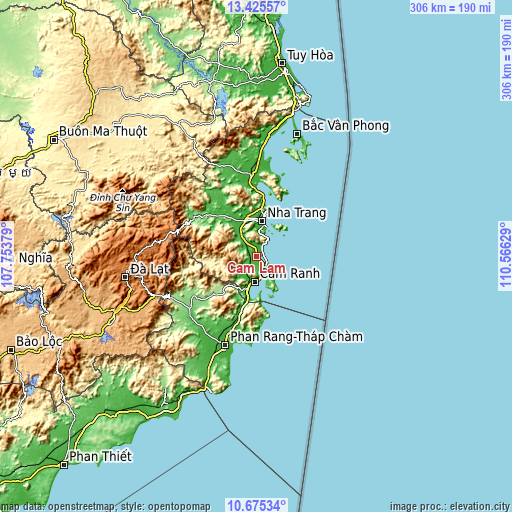 Topographic map of Cam Lâm